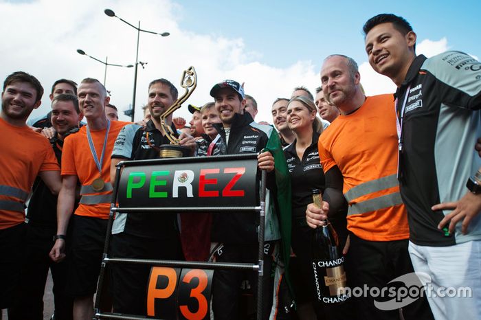 Sergio Pérez, Sahara Force India F1 celebra su tercera posición con el equipo
