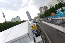 Atmosfera in pitlane