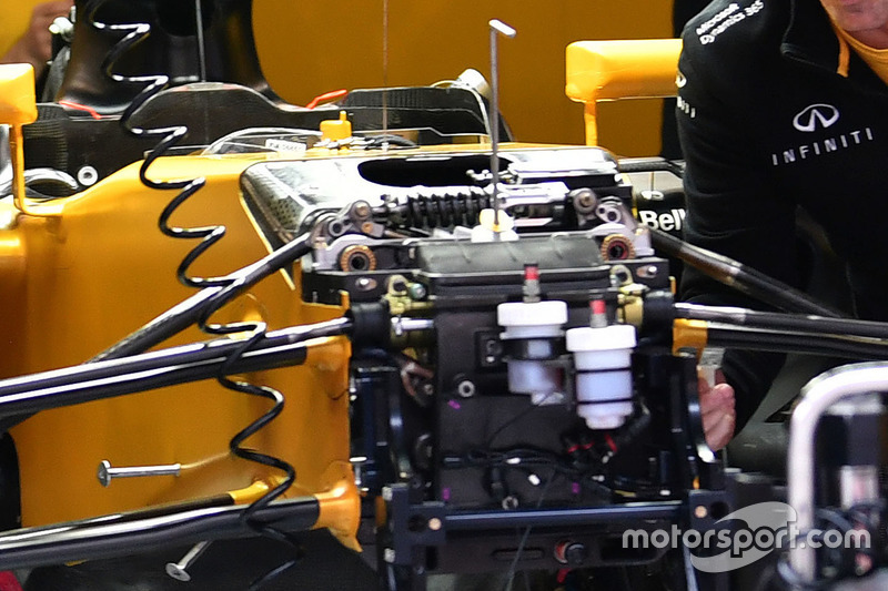 Детали передней части Renault RS17