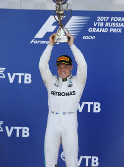 Le vainqueur Valtteri Bottas, Mercedes AMG F1