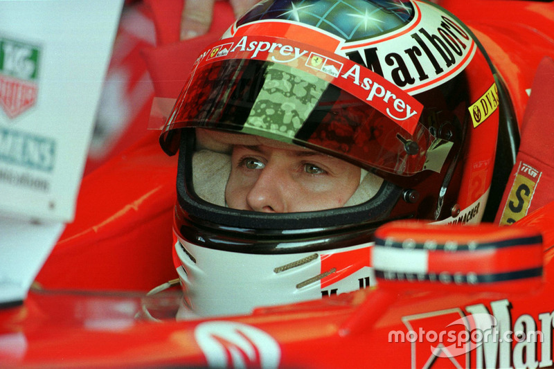 1998: Schumacher se aferra a sus colores