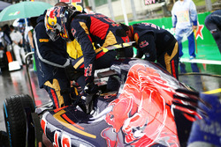 Карлос Сайнс-мл., Scuderia Toro Rosso STR11