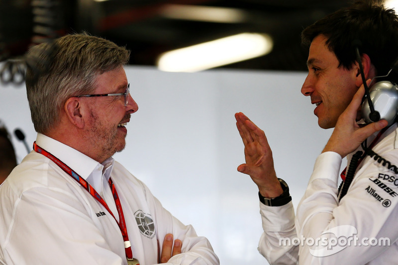 Ross Brawn, director ejecutivo con Toto Wolff, Mercedes AMG F1 W08