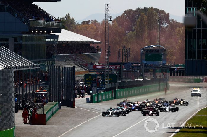 Lewis Hamilton, Mercedes AMG F1 W08, al inicio