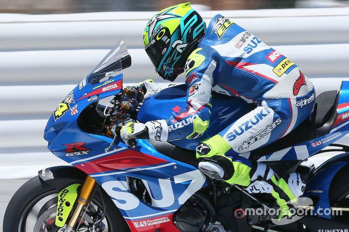 Toni Elías, equipo Suzuki en acción Laguna Seca
