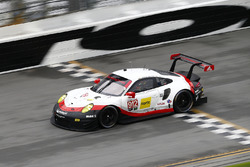 #912 Porsche Team North America Porsche 911 RSR: Кевін Естр, Доранс Вантор, Ріхард Літц