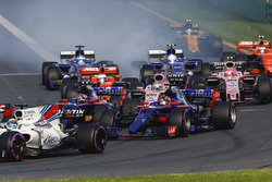 Felipe Massa, Williams FW40, Daniil Kvyat, Scuderia Toro Rosso STR12, Carlos Sainz Jr., Scuderia Tor