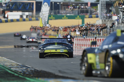 Финиш: №97 Aston Martin Racing Aston Martin Vantage: Даррен Тёрнер, Джонатан Адам, Даниэль Серра
