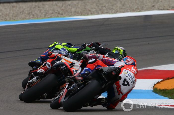 Valentino Rossi, Yamaha Factory Racing y Johann Zarco, Monster Yamaha Tech 3, Monster Yamaha Tech 3, contacto en la pista