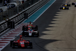 Джек Ейткен, Arden International, попереду Ніка де Вріса, ART Grand Prix