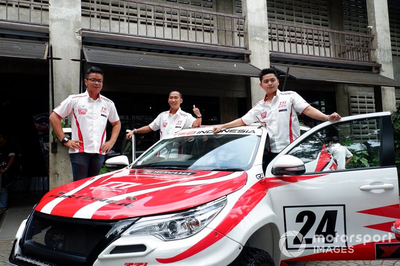 Anjasara Wahyu, Adrianza Yunial dan Herdiko Setya Putra, Toyota Team Indonesia