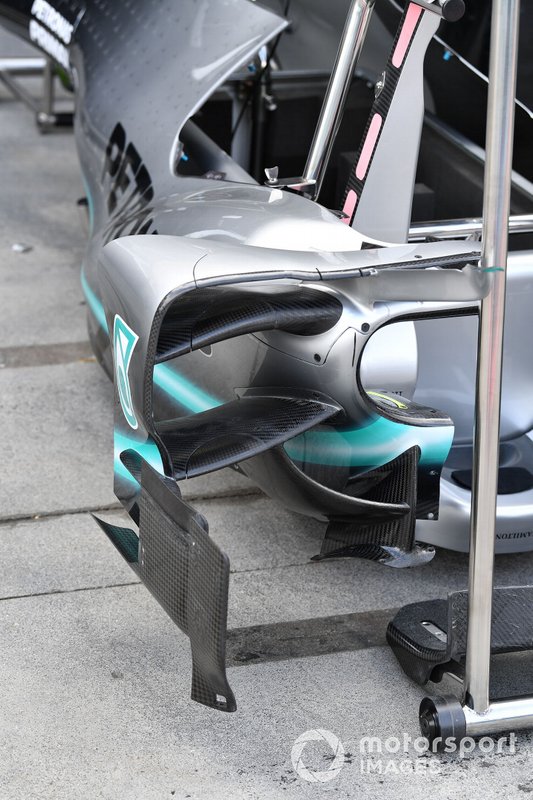 Mercedes AMG F1 W10 parçaları