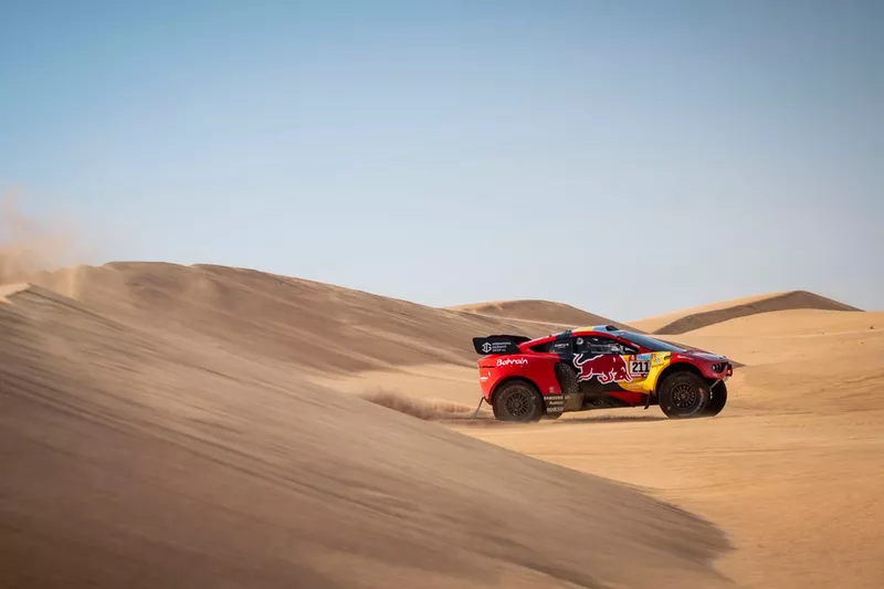 #211 Bahrain Raid Xtreme Prodrive: Sebastien Loeb, Fabian Lurquin