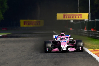 Sergio Perez, Racing Point Force India VJM11 and brake dust