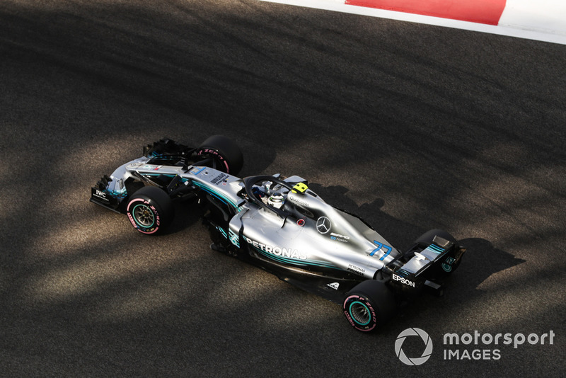 2: Валттери Боттас, Mercedes AMG F1 W09 – 1:34.956