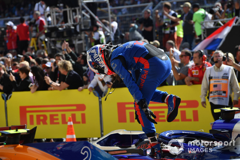 Pierre Gasly, Scuderia Toro Rosso in parc ferme 