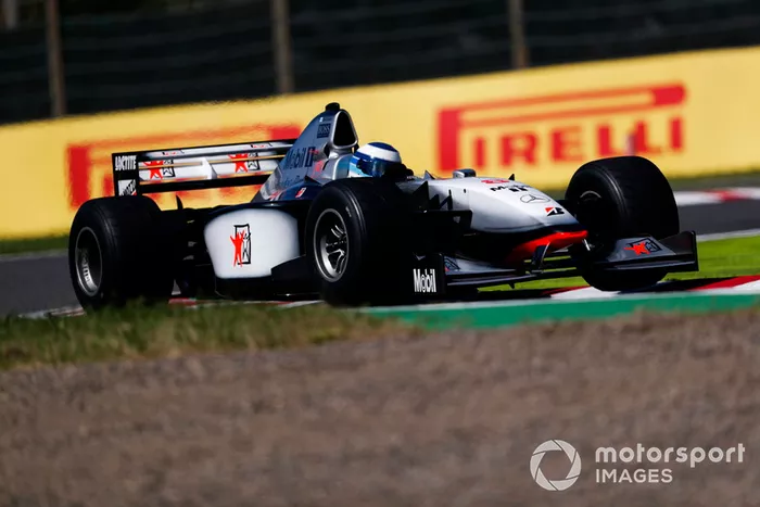 Mika Hakkinen, McLaren MP4-13 Leyendas F1 30 aniversario 
