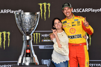 Joey Logano, Team Penske, Ford Fusion Shell Pennzoil celebrates his Championship