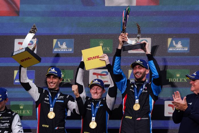 Podium: Race winner #35 Alpine Endurance Team Alpine A424: Paul-Loup Chatin, Ferdinand Habsburg, Charles Milesi
