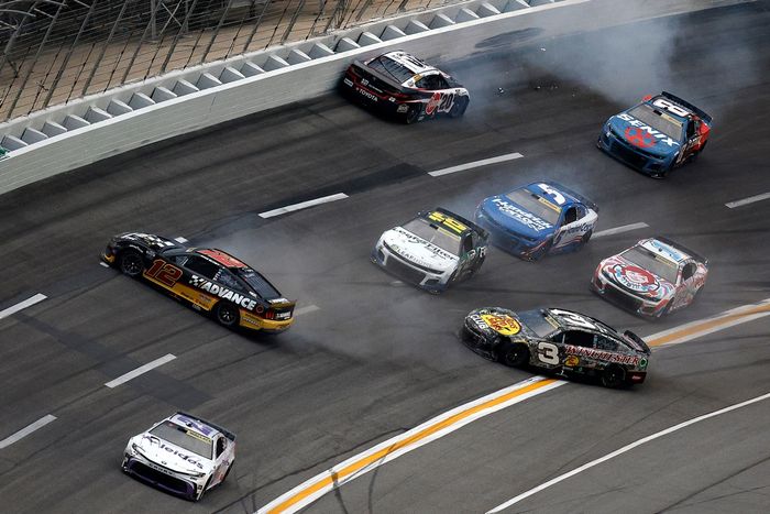 Ryan Blaney, Austin Dillon, AJ Allmendinger, Christopher Bell crash