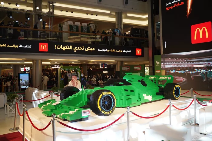 الاتحاد السعودي للسيارات والدراجات النارية يبني أكبر مجسم لسيارة فورمولا واحد في العالم