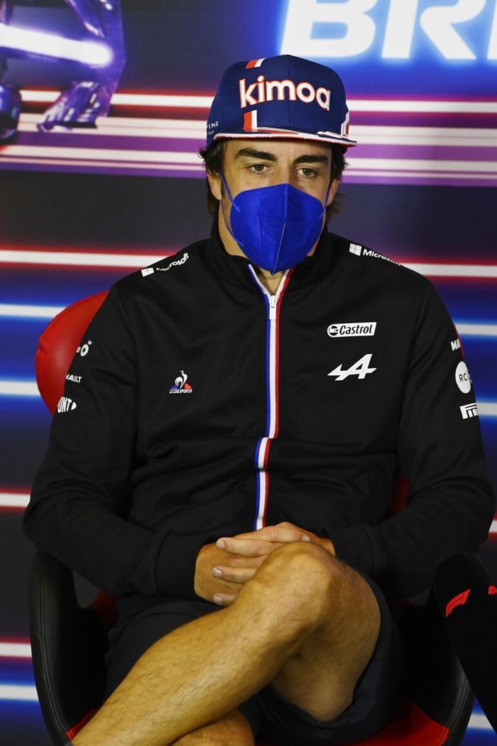 Fernando Alonso, Alpine F1, en la conferencia de prensa