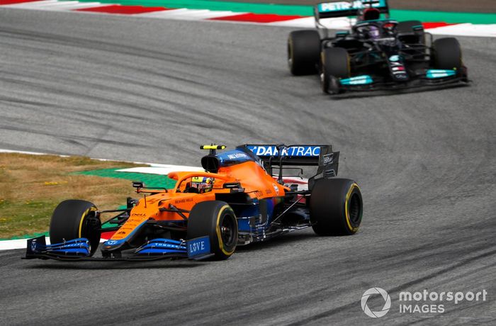 Lando Norris, McLaren MCL35M, Lewis Hamilton, Mercedes W12