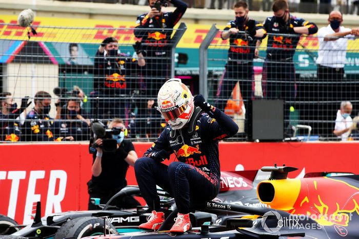 Ganador Max Verstappen, Red Bull Racing, en Parc Ferme
