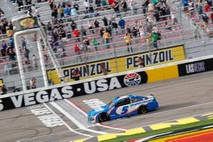 Race winner Kyle Larson, Hendrick Motorsports, Chevrolet Camaro