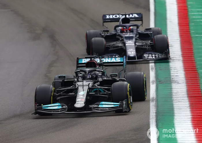 Lewis Hamilton, Mercedes W12, Yuki Tsunoda, AlphaTauri AT02
