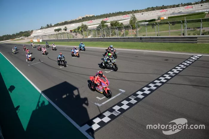 Simulación de salida de MotoE