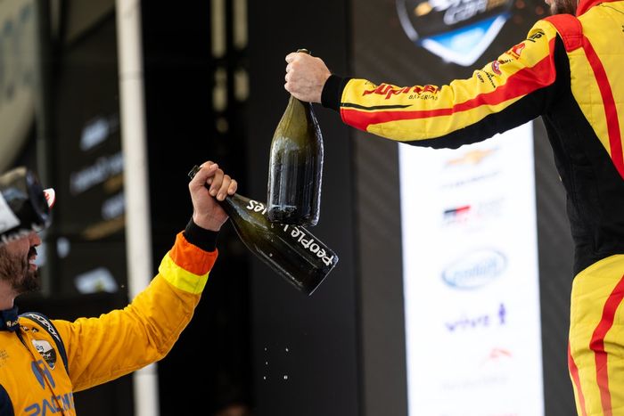 Champanhe no pódio em Interlagos