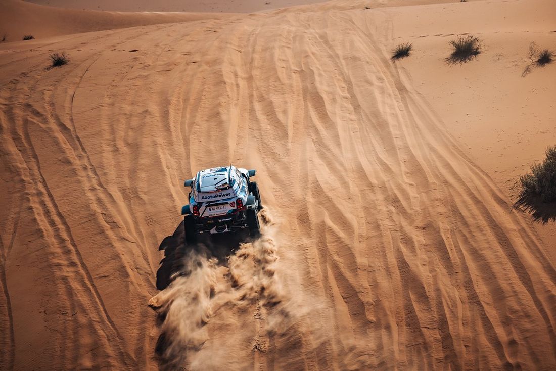 #217 X-raid Mini JCW Team Mini John Cooper Works Rally Plus: Krzysztof Hołowczyc, Łukasz Kurzeja