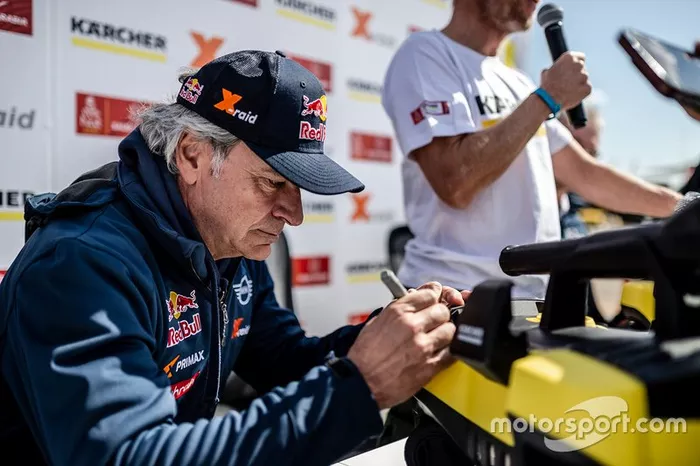 Carlos Sainz en la rueda de prensa de Karcher