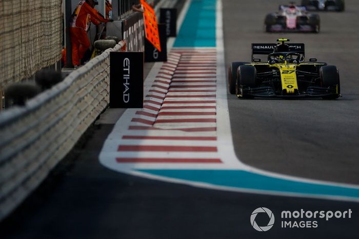 Nico Hulkenberg, Renault F1 Team R.S. 19, Sergio Pérez, Racing Point RP19