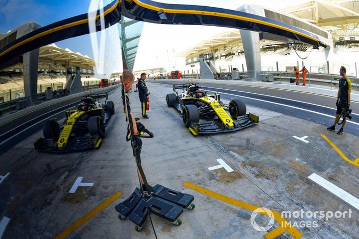 Esteban Ocon, Renault F1 Team R.S. 19 