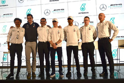 Lewis Hamilton, Mercedes-AMG F1, Valtteri Bottas, Mercedes-AMG F1, Toto Wolff, Mercedes AMG F1 Director de Motorsport