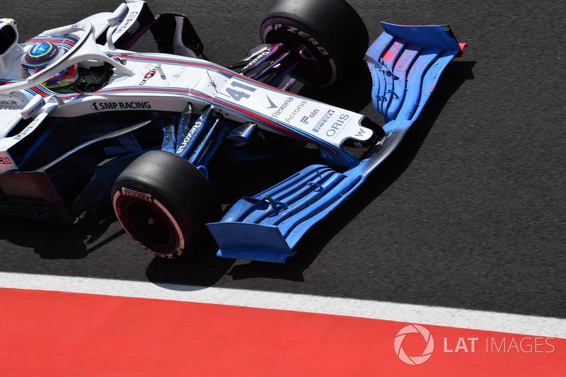 Williams FW41, con parafina en el alerón delantero