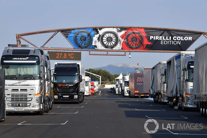 Rettilineo principale e camion