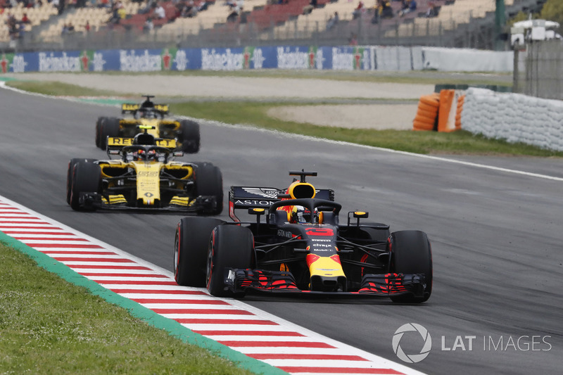 Daniel Ricciardo, Red Bull Racing RB14, Carlos Sainz Jr., Renault Sport F1 Team R.S. 18., Nico Hulkenberg, Renault Sport F1 Team R.S. 18. in FP3