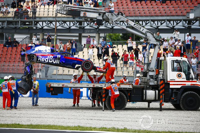 Mobil Brendon Hartley, Scuderia Toro Rosso setelah kecelakaan besar FP3