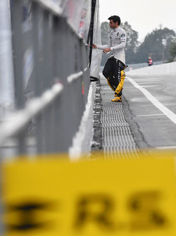 Карлос Сайнс-мол., Renault Sport F1 Team