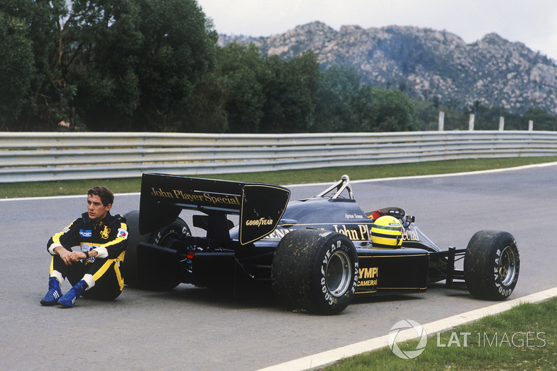 Ayrton Senna, Lotus 97T waits to be collected after breaking down in practice