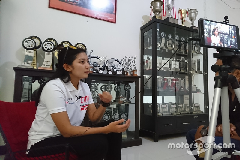 Alinka Hardianti, Toyota Team Indonesia, Derry Munikartono, Motorsport.com Indonesia