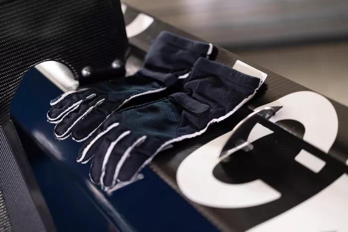 Gloves of Jacky Ickx, Genesis Magma Racing