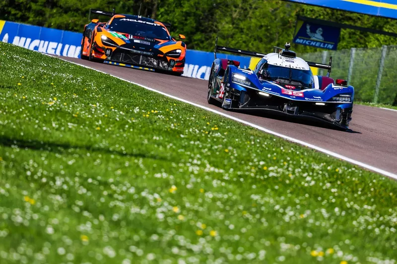 N° 35 Alpine Endurance Team Alpine A424 : Antonio Felix Da Costa, Ferdinand Habsburg, Charles Milesi