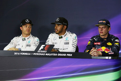 La conferenza stampa FIA post-qualifiche: il poleman Lewis Hamilton, Mercedes AMG F1, il secondo qua