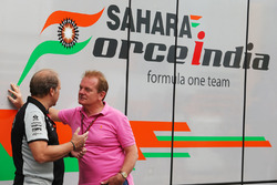 Robert Fernley, Deputy Team Principal Sahara Force India F1 Team con Jonathan Palmer