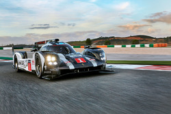 #1 Porsche Team Porsche 919 Hybrid: Тимо Бернхард, Марк Уэббер, Брендон Хартли