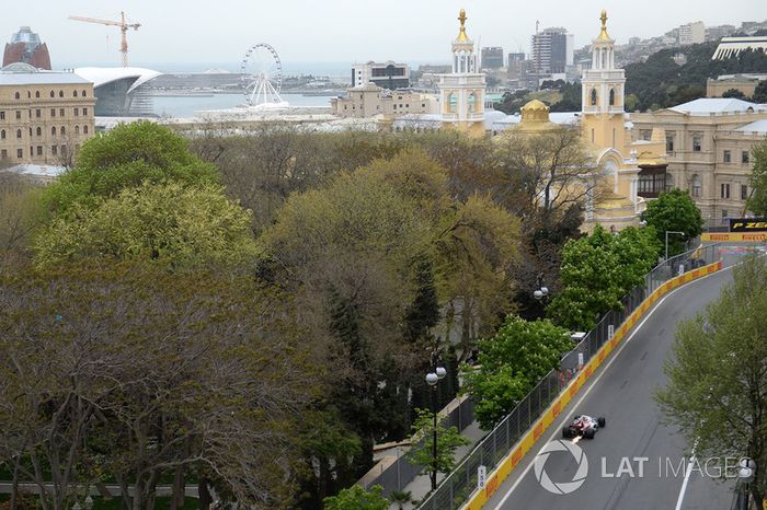 Charles Leclerc, Sauber C37 con chispas
